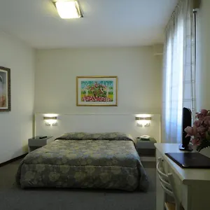 *** Hotel Cristallo Italia